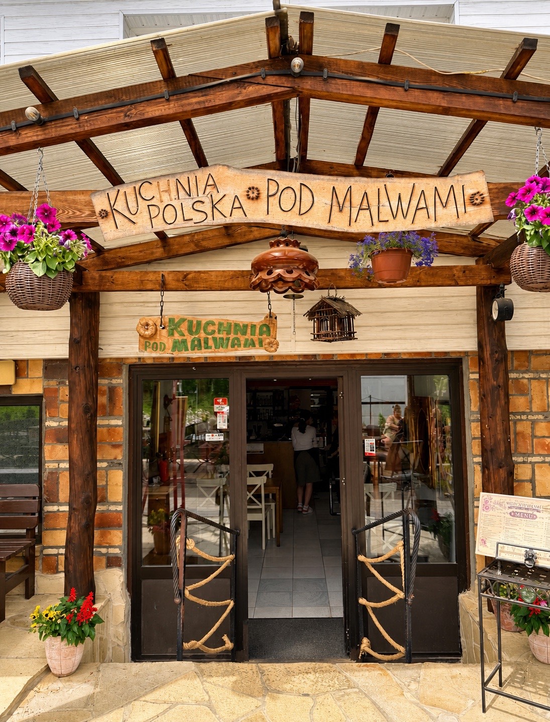 Pod Malwami, Polańczyk